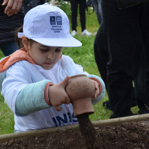 MİNİK ARKEOLOGLAR GÖREV BAŞINDA