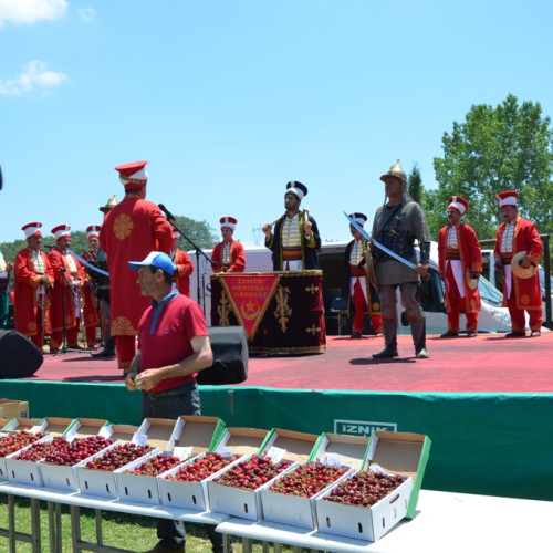 TACİR KİRAZLARI FESTİVAL İLE GÖRÜCÜYE ÇIKTI