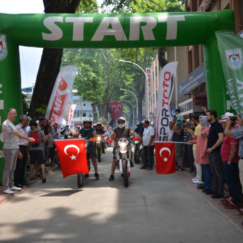 SÜPER ENDURO SEZONU MAGAZİN STARTI İLE  İZNİK’TE AÇTI