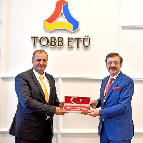 TOBB BAŞKANI’NDAN İZNİK’E OKUL SÖZÜ