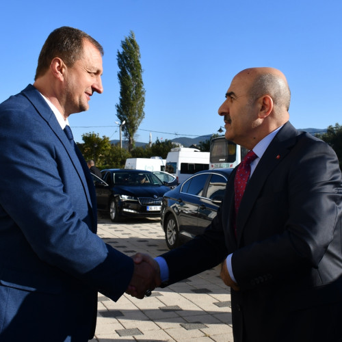 VALİ DEMİRTAŞ’TAN BAŞKAN USTA’YA ZİYARET