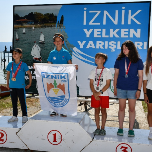 İZNİK GÖLÜ’NDE MADALYALAR SAHİPLERİNİ BULDU
