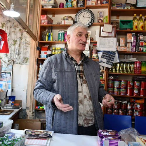 41 YILDIR BAKKALI OLMAYAN YERLERE BAKKAL GÖTÜRÜYOR