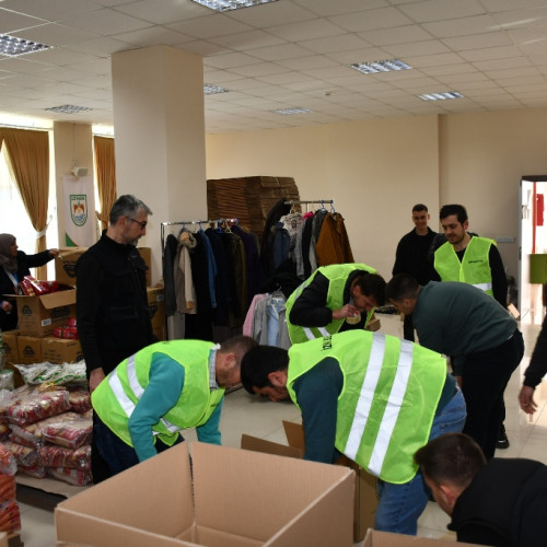 İZNİK’TEN AFET BÖLGESİNE DESTEKLER SÜRÜYOR