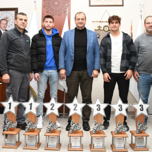 İZNİK MOTOSİKLET SPOR KLÜBÜ TÜM KUPALARI ALDI