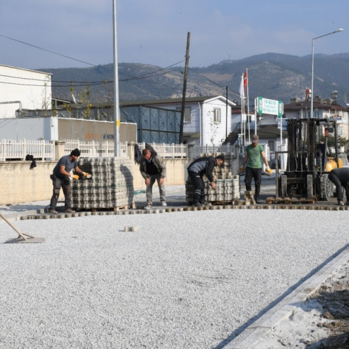 İZNİK’TE MERKEZDEN TAŞRAYA ÇALIŞMALAR ARALIKSIZ SÜRÜYOR