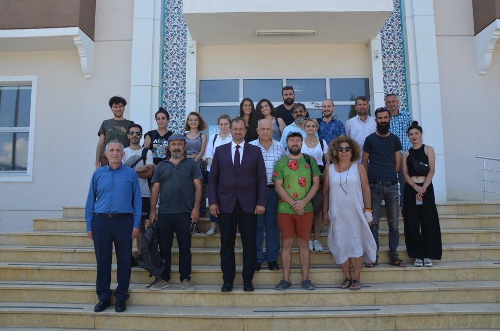 SANATÇILARDAN BAŞKAN USTA’YA ZİYARET