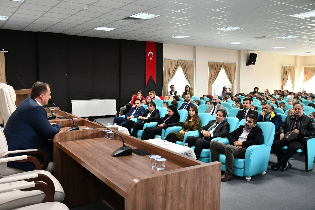 KADİR KOYUTÜRK  İLKOKULUNUN İLK KONUĞU BAŞKAN USTA OLDU