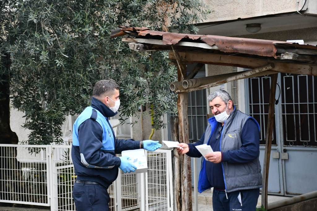 İZNİK  BELEDİYESİNDEN HALKA ÜCRETSİZ MASKE DESTEĞİ