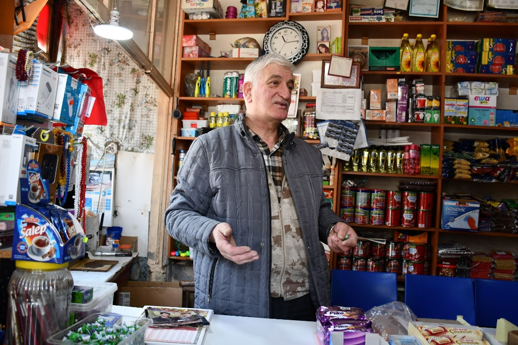 41 YILDIR BAKKALI OLMAYAN YERLERE BAKKAL GÖTÜRÜYOR