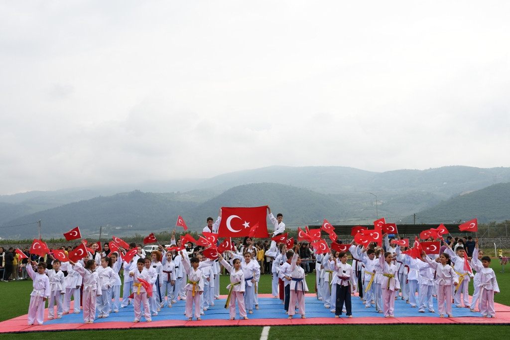 İZNİK’TE 104. YIL COŞKUSU