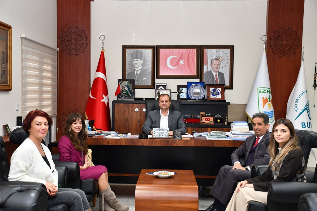 BELEDİYE BAŞKANI USTA’DAN “KUTUPLARDAN İZNİK GÖLÜNE İKLİM KRİZİ” PROJESİNE TAM DESTEK